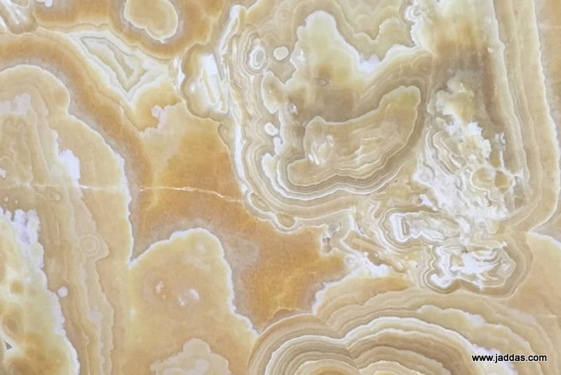 Yellow fragrant onyx